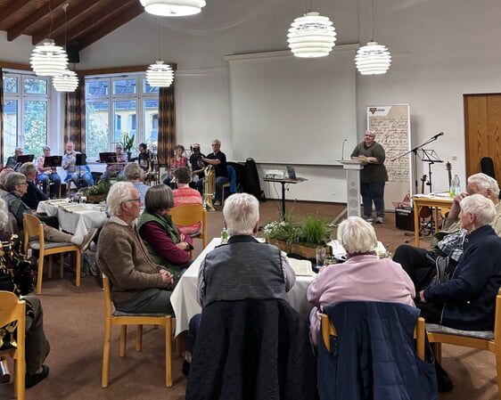 In großer Runde beim FdW-Treffen